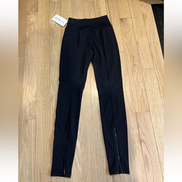 NWT Athleta Headlands Hybrid Tight Black Size 0 XS. - Picture 2 of 2